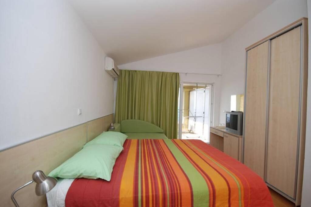 Bmv Room 2 With East Island View Sveti Stefan Buitenkant foto