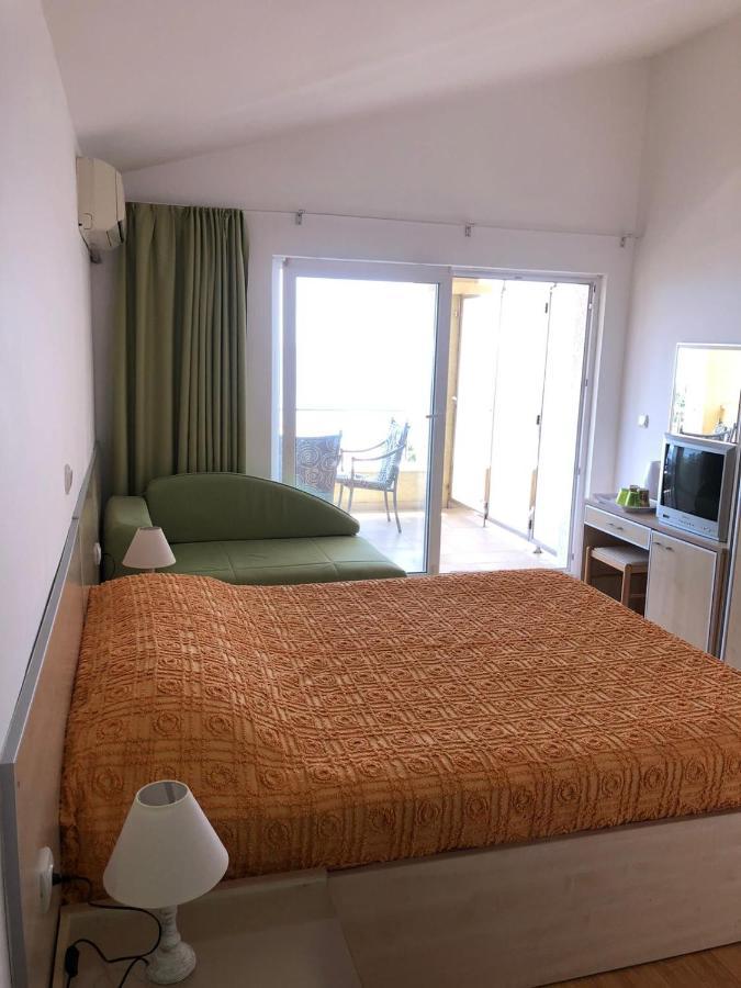 Bmv Room 2 With East Island View Sveti Stefan Buitenkant foto